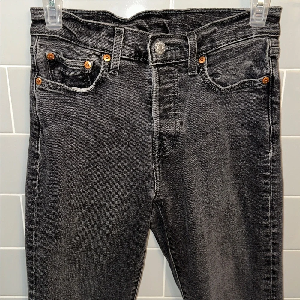 Levi’s High Rise Tapered Jeans - Picture 3 of 17